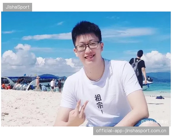 管泽元晒一家三口合照上热搜：背后的故事与生活智慧
